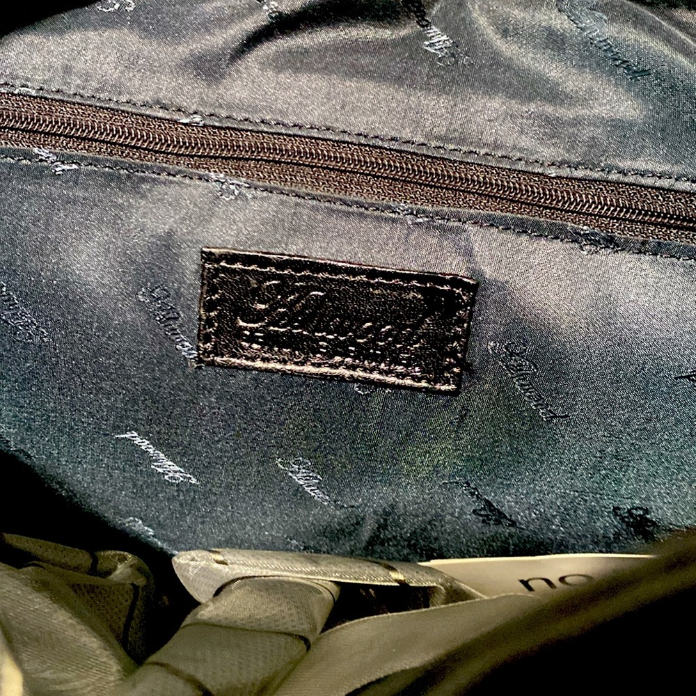Ashwood Leather Shoulder and Crossbody Bag NEW ๐๐ป - Picture 4 of 5